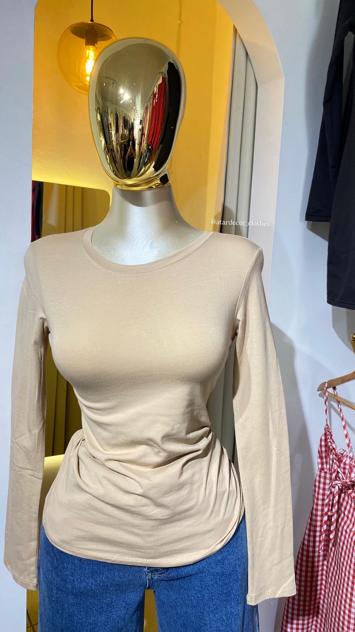Blusa Básica Manga Larga Cuello Redondo larga