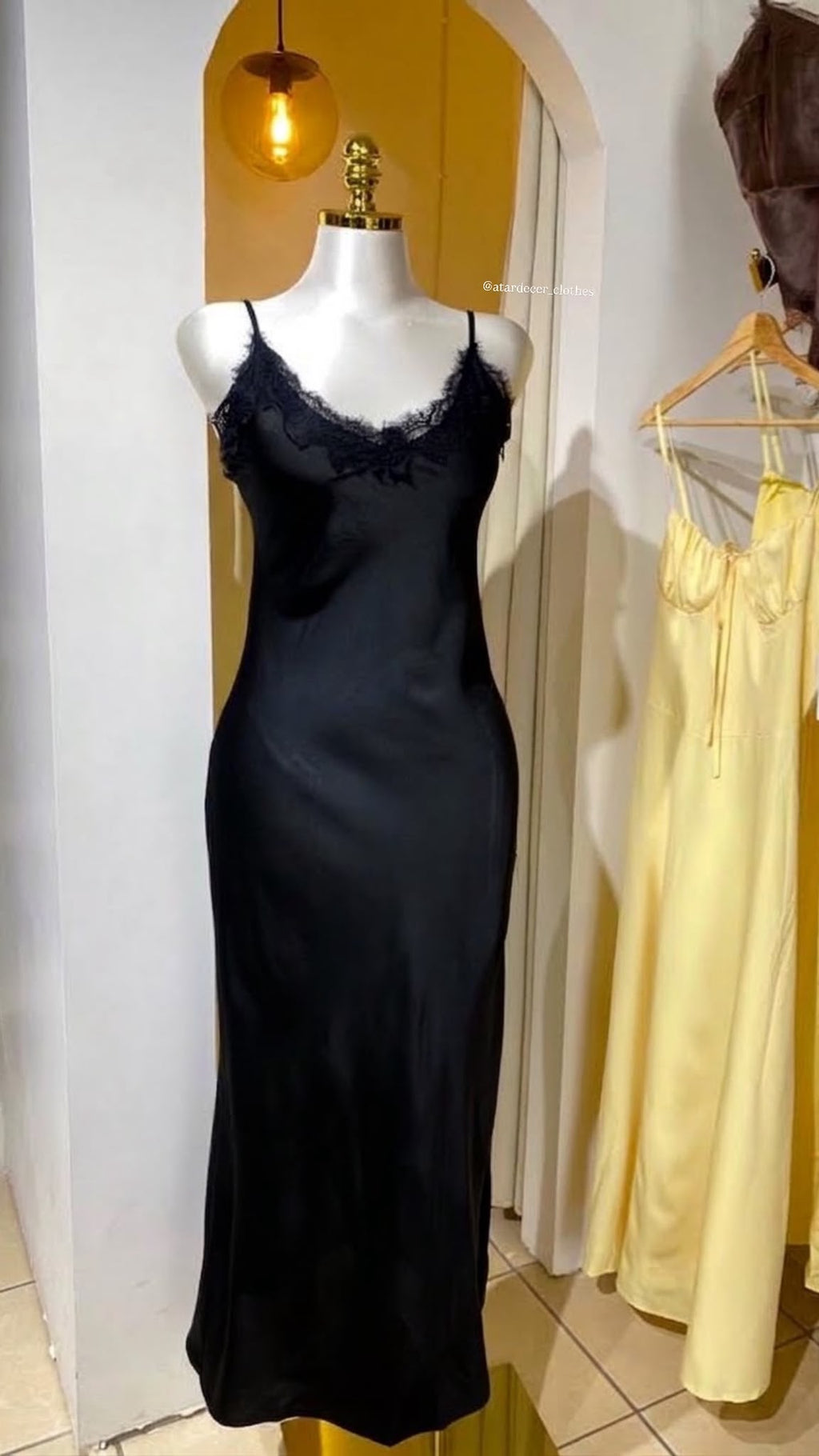 Vestido con encaje superior