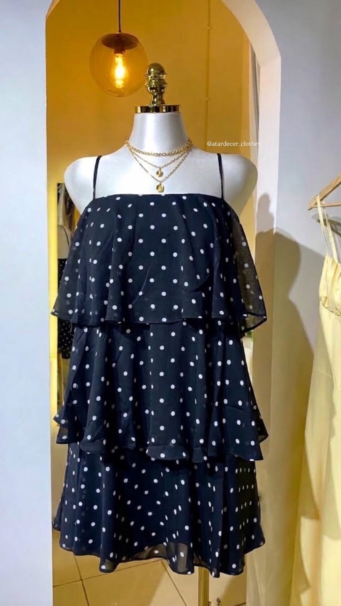 Vestido con olanes polka negro con blanco
