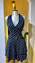 Vestido con hebilla dorada