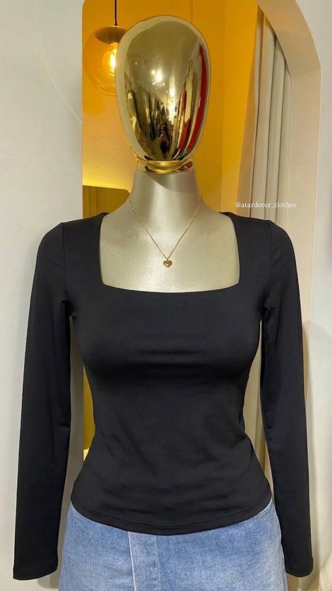 Blusa escote cuadrado manga larga