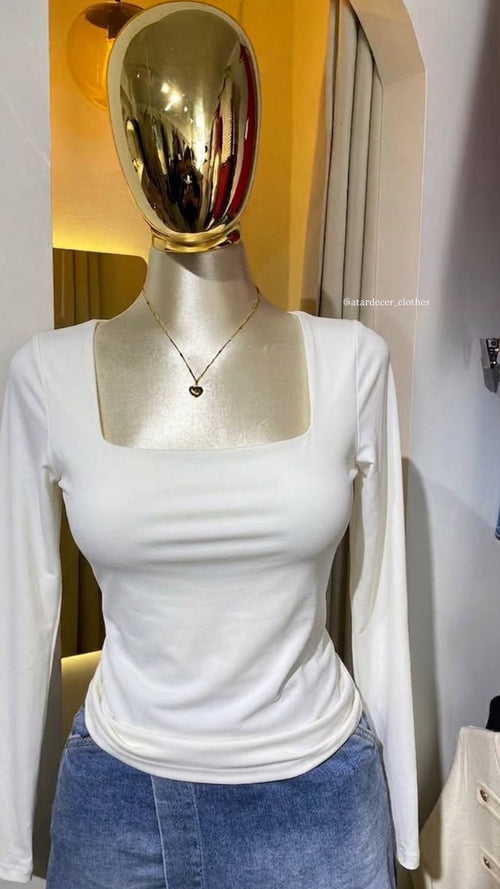 Blusa escote cuadrado manga larga