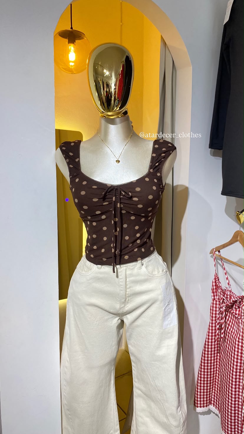 Top de tirantes con estampado de lunares