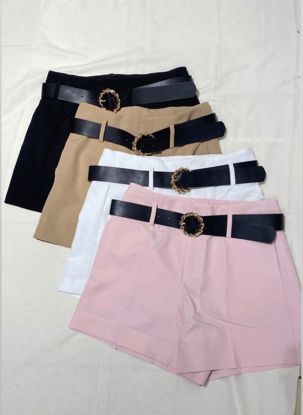 Short con cinto