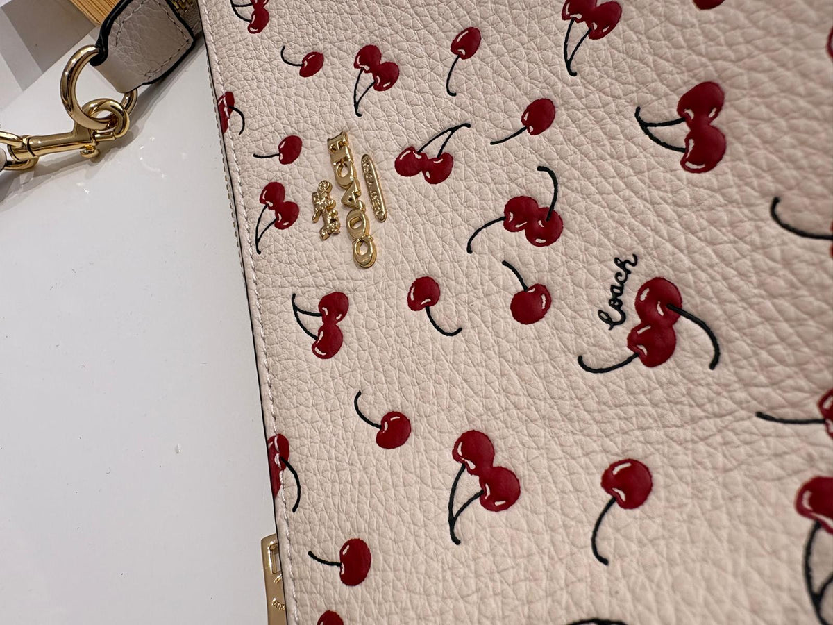 Bolsa Coach Nolita 19 con Estampado de Cerezas (Cherry Print) – 100% Original