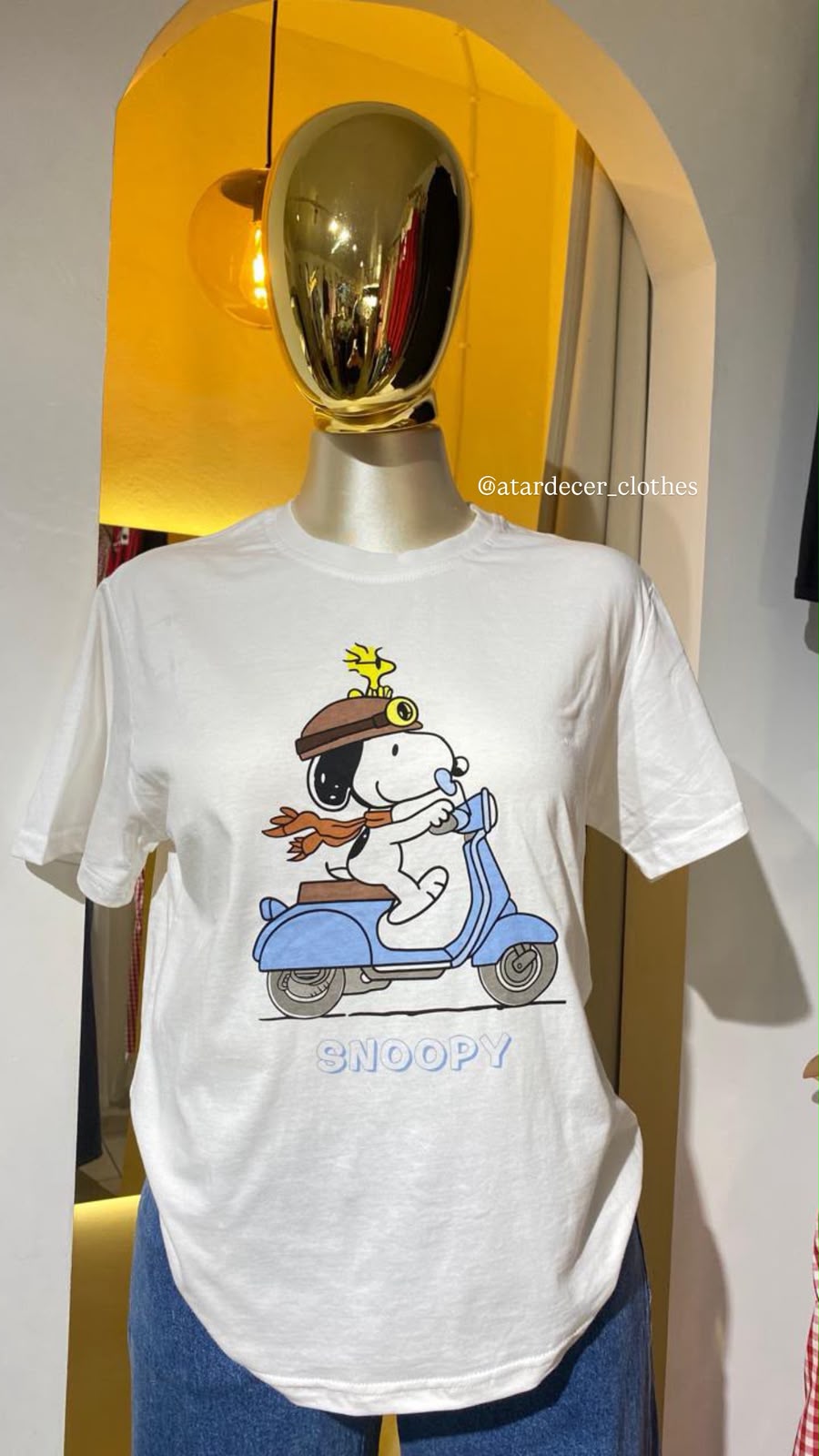 Playera Peanuts Snoopy en Motoneta –